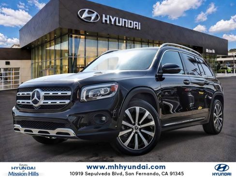 Used 2022 Mercedes-Benz GLB 250 w/ Premium Package Lite image 1