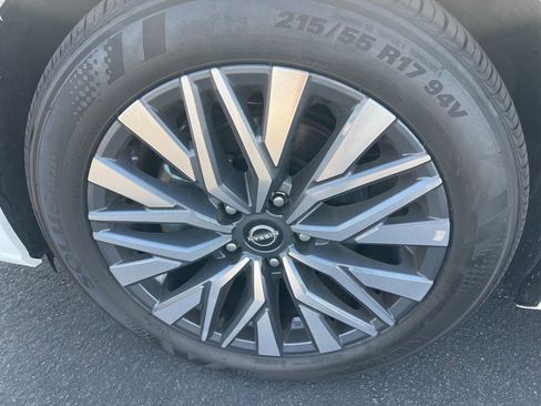 Used 2025 Nissan Altima 2.5 SV FWD image 9