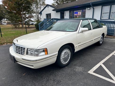 Used 1998 Cadillac De Ville D'Elegance w/ Safety/Security Pkg image 3