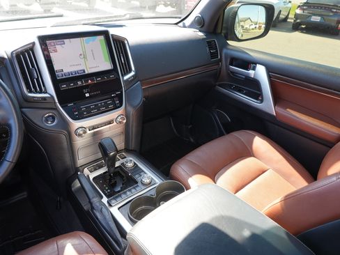 Used 2016 Toyota Land Cruiser AWD/4WD image 21
