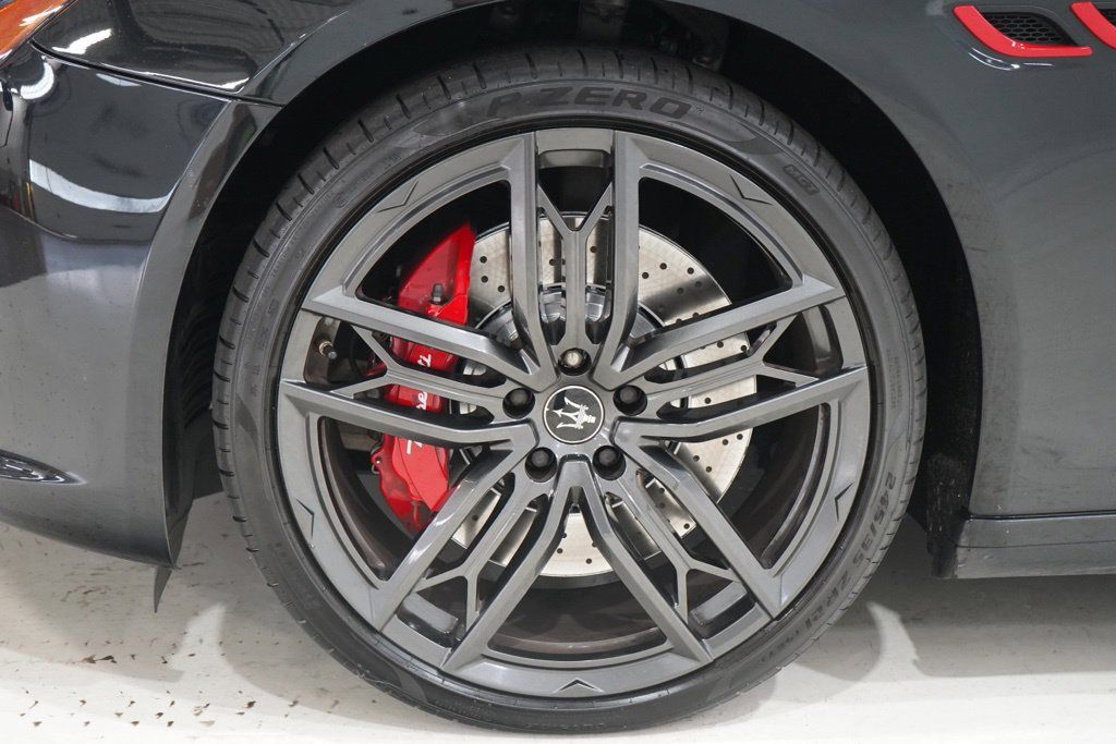 Used 2022 Maserati Quattroporte Trofeo RWD image 12