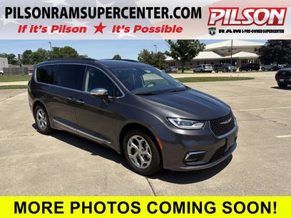 Used 2023 Chrysler Pacifica Limited