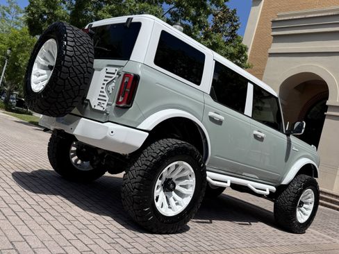 Used 2024 Ford Bronco Outer Banks image 13