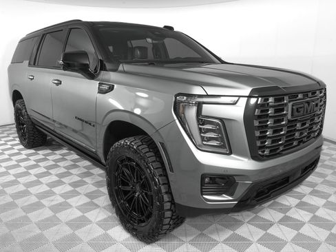 Used 2026 GMC Yukon XL Denali Ultimate w/ LPO, Floor Liner Package AWD/4WD image 3