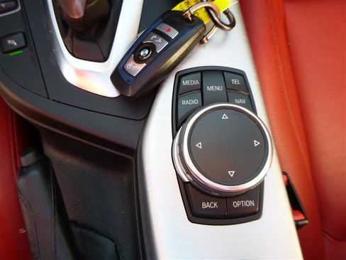 Used 2015 BMW M235i Convertible image 20