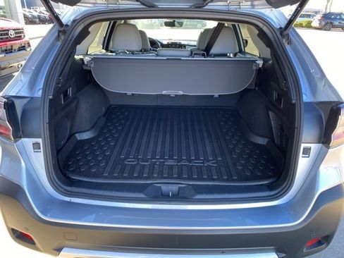 Used 2023 Subaru Outback Limited image 4