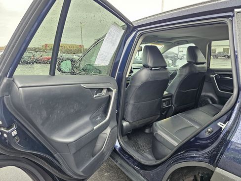 Used 2019 Toyota RAV4 Limited AWD/4WD image 16
