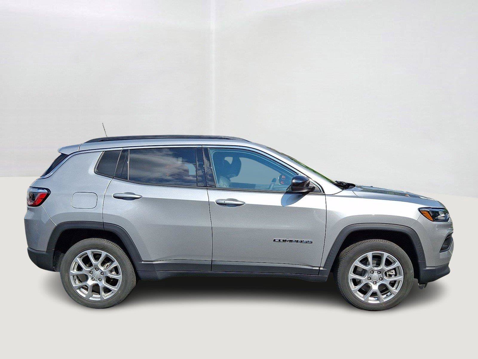 Certified 2023 Jeep Compass Latitude AWD/4WD image 7