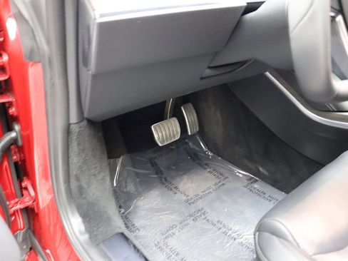 Used 2022 Tesla Model S AWD image 29