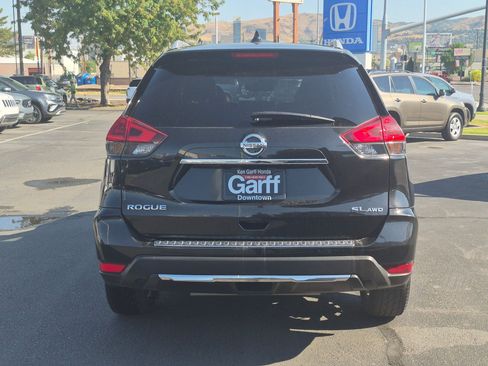 Used 2018 Nissan Rogue SL w/ Premium Package AWD/4WD image 7