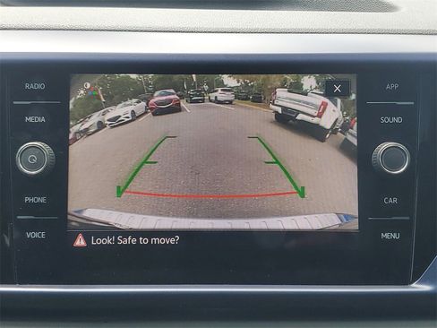 Used 2022 Volkswagen Taos SE image 77