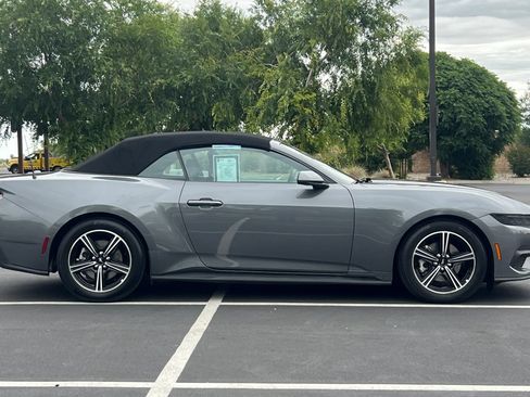 Used 2025 Ford Mustang Convertible RWD image 10