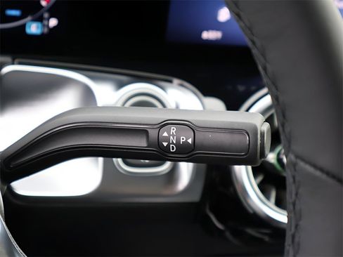 New 2025 Mercedes-Benz GLB 250 4MATIC image 34