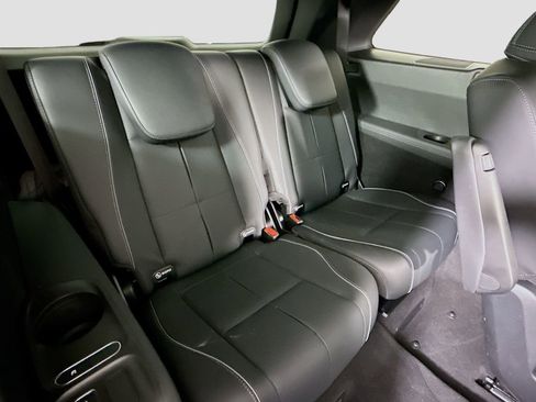 Used 2025 Mercedes-Benz GLS 580 4MATIC image 29