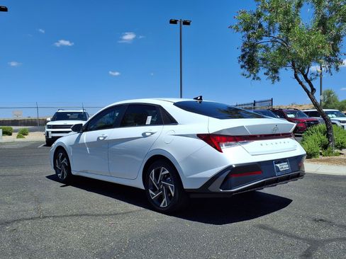 New 2026 Hyundai Elantra Limited FWD image 4