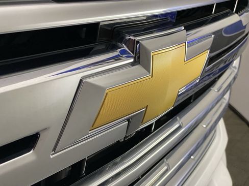 Used 2024 Chevrolet Silverado 2500 High Country w/ High Country Premium Package AWD/4WD image 38