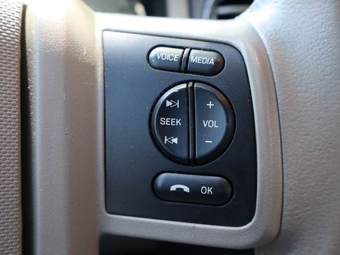 Used 2014 Ford Expedition XLT image 32