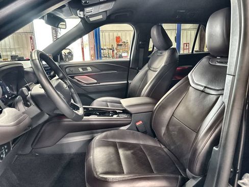 Used 2026 Ford Explorer Platinum AWD/4WD image 12