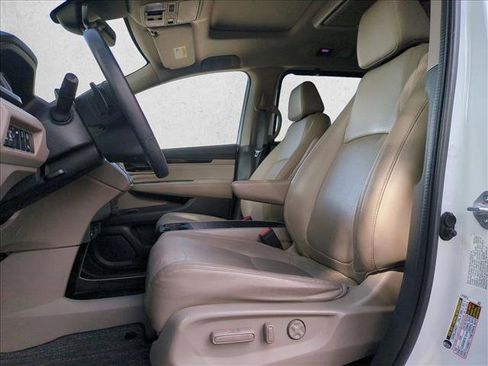 Used 2023 Honda Odyssey Touring image 15