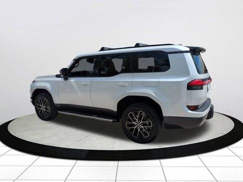 Certified 2024 Lexus GX 550 w/ Accessory Package (2T) image 6