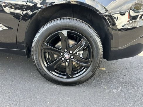 Used 2023 Buick Enclave Essence w/ Sport Touring Edition image 10