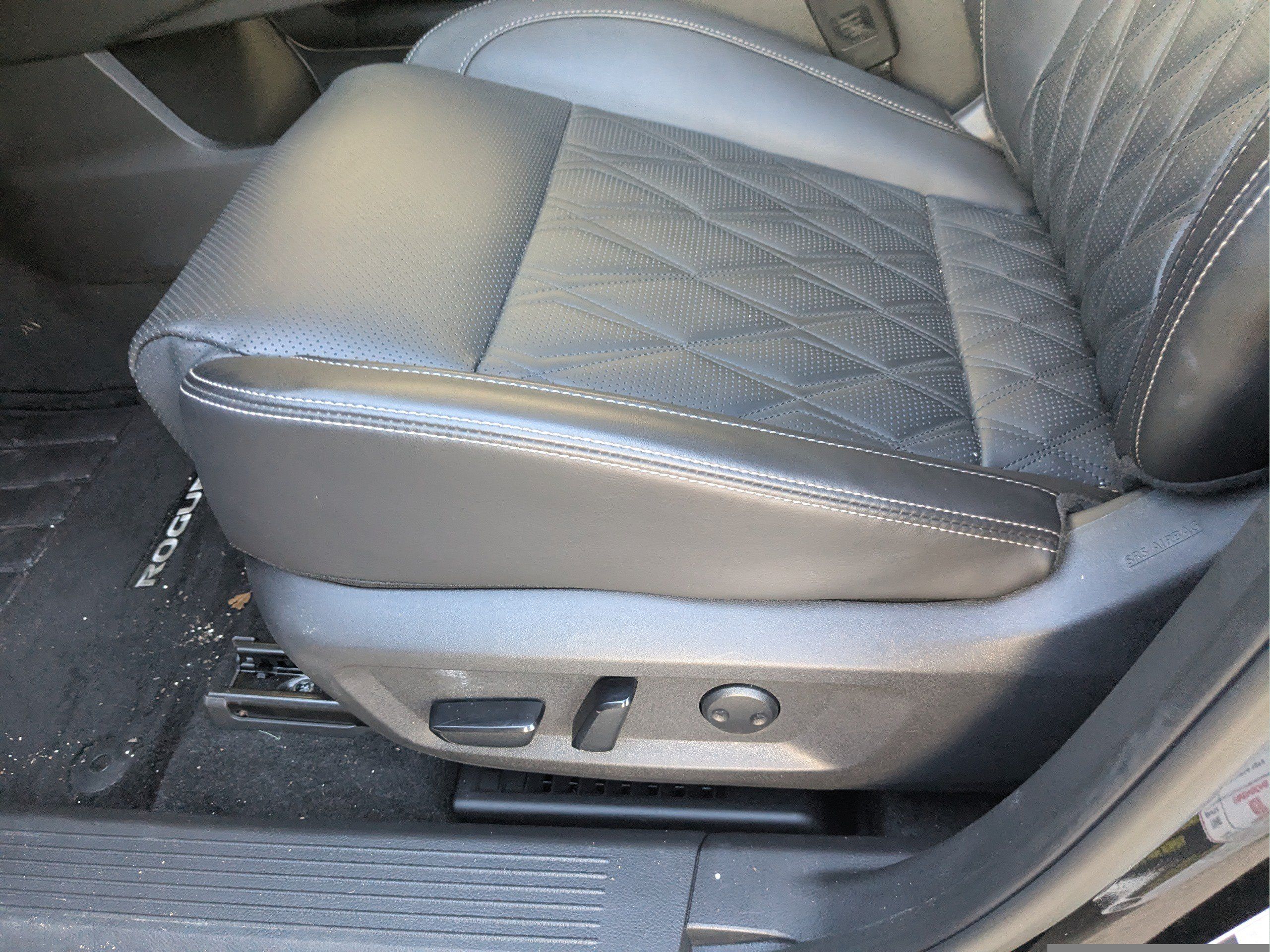 Used 2025 Nissan Rogue Platinum w/ Platinum Premium Package AWD/4WD image 17