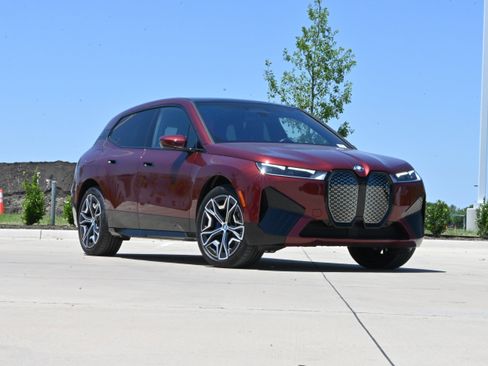 Certified 2025 BMW iX xDrive50 AWD/4WD image 2