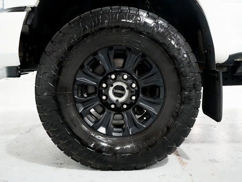Used 2020 Ford F350 Platinum w/ Tremor Off-Road Package image 41