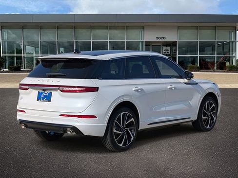 Used 2024 Lincoln Corsair Grand Touring w/ Equipment Group 301A image 4