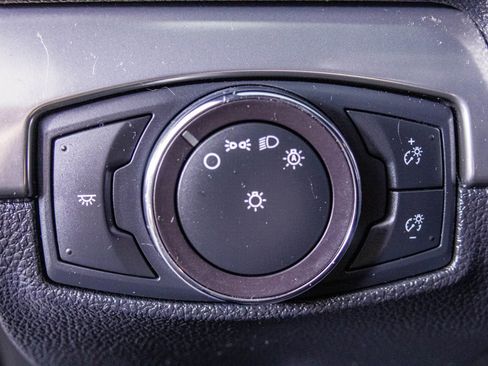 Used 2019 Ford Explorer XLT image 20