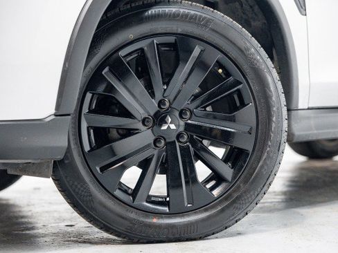 Used 2024 Mitsubishi Outlander Sport LE image 3