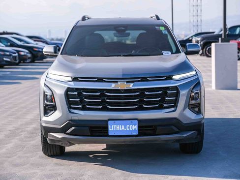 Used 2025 Chevrolet Equinox LT w/ Convenience Package II AWD/4WD image 2