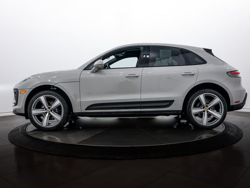Certified 2026 Porsche Macan image 2