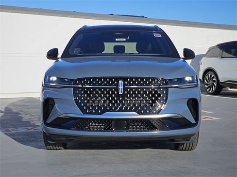 New 2026 Lincoln Nautilus Reserve image 2