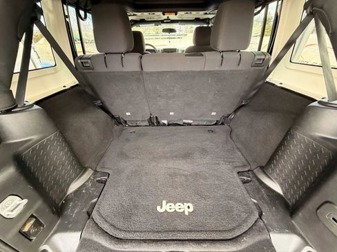Used 2016 Jeep Wrangler Unlimited Sport w/ Connectivity Group AWD/4WD image 57