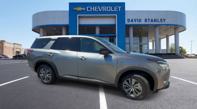 Used 2024 Nissan Pathfinder S FWD image 9