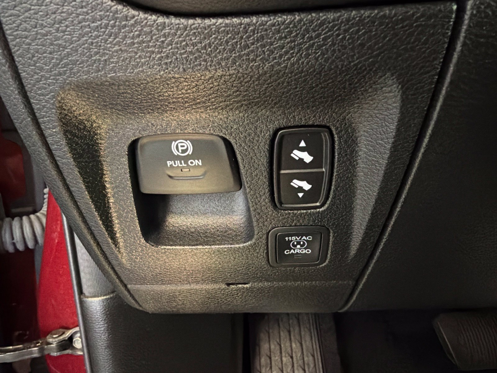 Used 2025 RAM 1500 Limited AWD/4WD image 18