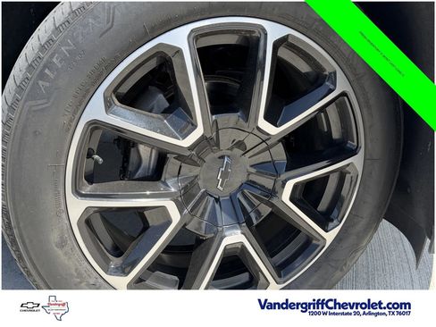 Used 2022 Chevrolet Suburban RST w/ Sport Performance Package AWD/4WD image 10