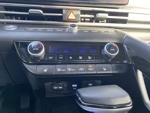 New 2025 Hyundai Elantra SEL w/ Cargo Package image 18