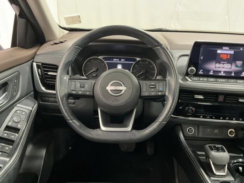 Used 2023 Nissan Rogue SL AWD/4WD image 6