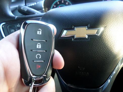 Used 2017 Chevrolet Cruze LT w/ Convenience Package image 24