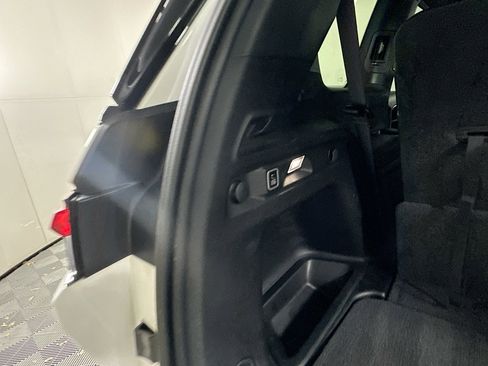 Used 2022 Jeep Grand Cherokee L Laredo image 30