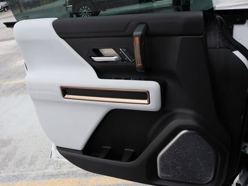 Used 2025 GMC Hummer EV 3X image 38