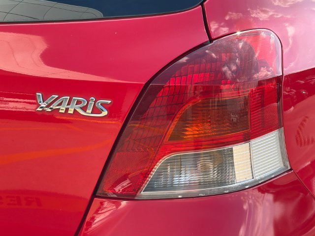 Used 2011 Toyota Yaris 2-Door Hatchback w/ Convenience Pkg FWD image 25