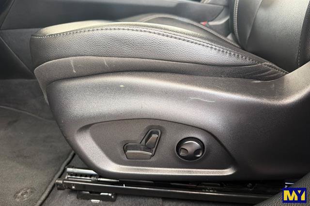 Used 2025 Jeep Compass Limited AWD/4WD image 13