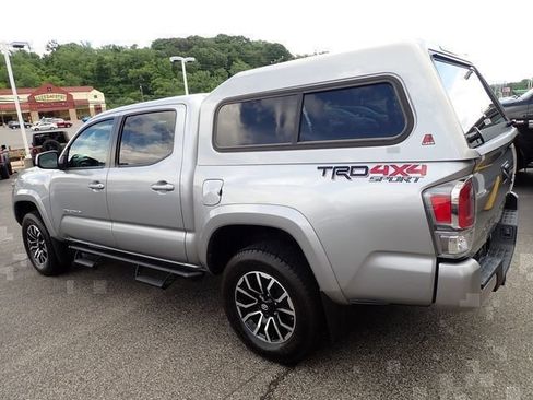 Used 2021 Toyota Tacoma TRD Sport AWD/4WD image 3