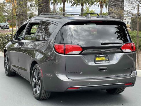 Used 2019 Chrysler Pacifica Limited w/ Advanced Safetytec Group FWD image 21