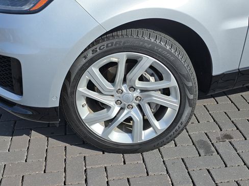 Used 2019 Land Rover Range Rover Sport HSE image 11