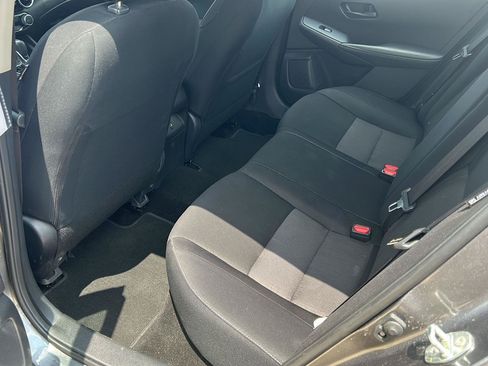 Used 2024 Nissan Sentra SV FWD image 18