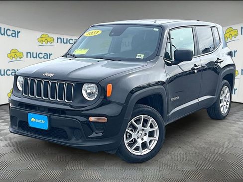 Used 2023 Jeep Renegade Latitude image 3